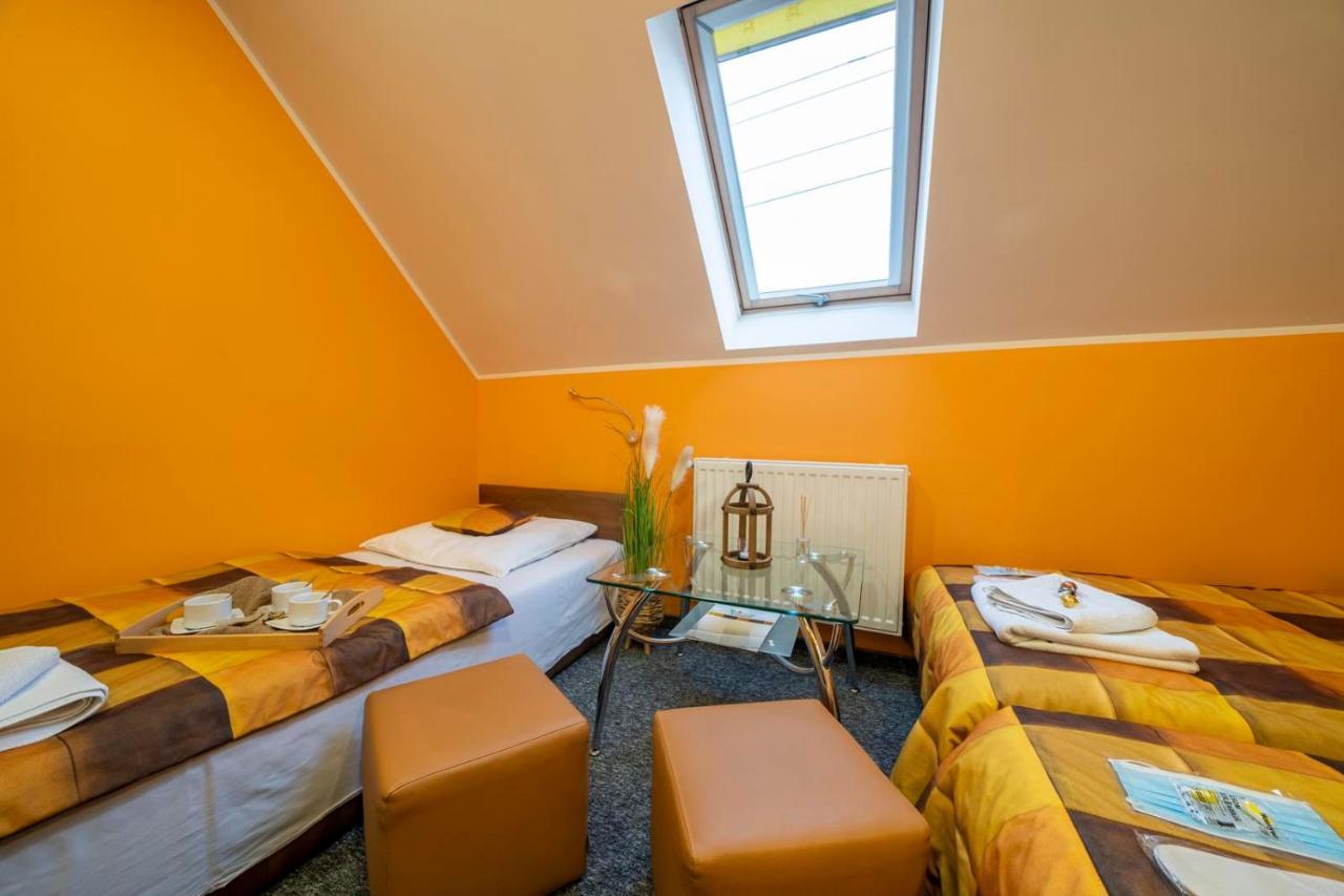 Ferienwohnung Fortisline Pokoje Z Klimatyzcja Sauna Oppeln Exterior foto